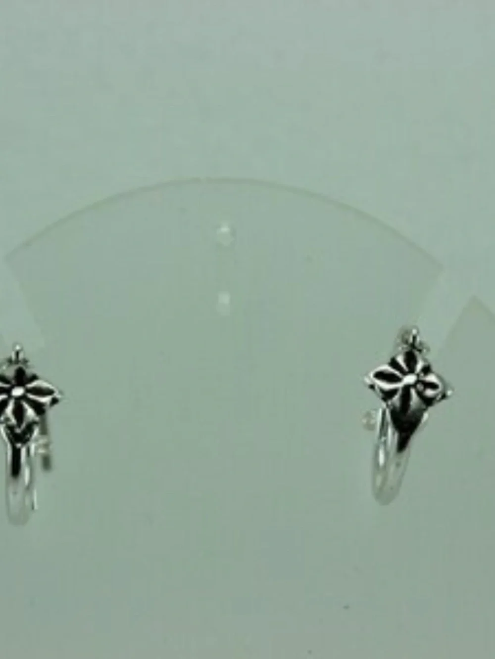 Silver hoop earring - Picture 6 of 6